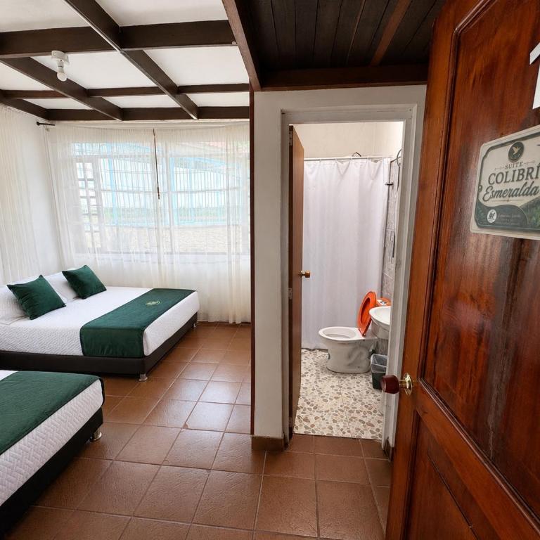 El Remanso del Colibri - Six-Bedroom House - 32