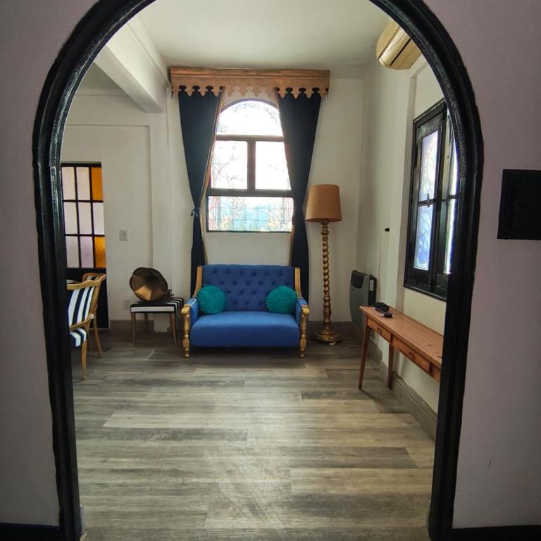 Peatonal y San Martín Galeria Historica Departamento - Three-Bedroom Apartment - 1