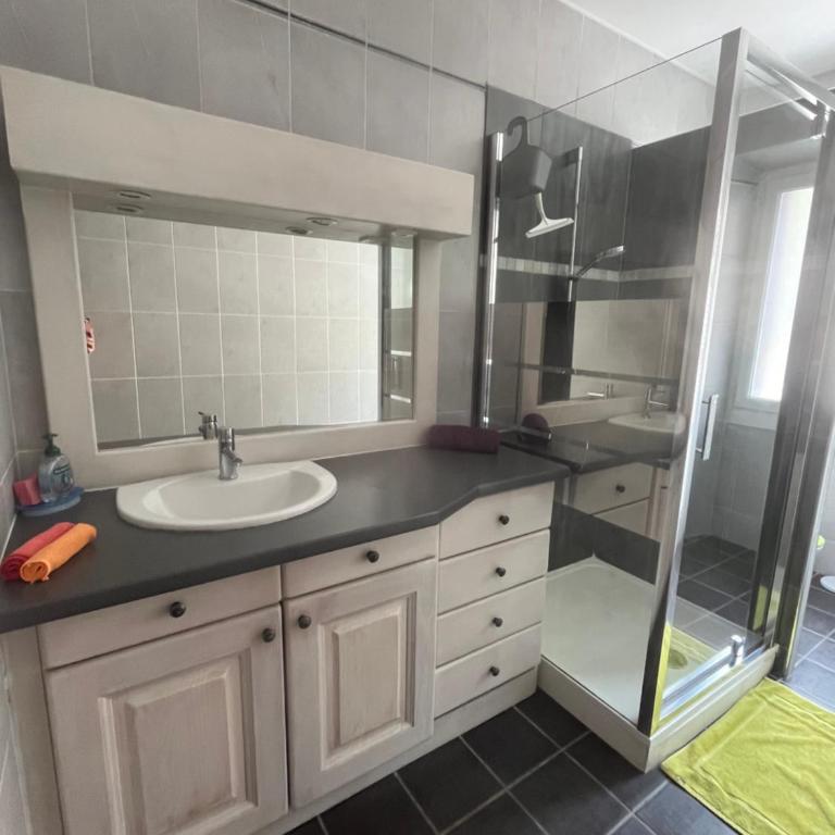 Appartement spacieux approx 125 m2 pour 8 personnes a Modane - Appartement 3 Chambres avec Vue sur la Montagne - 31