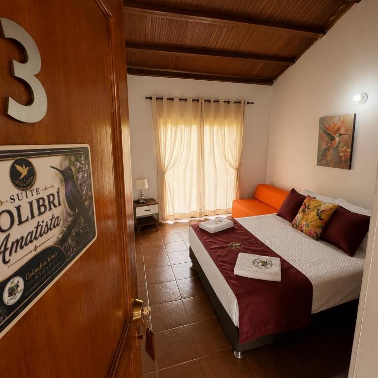 El Remanso del Colibri - Six-Bedroom House - 36