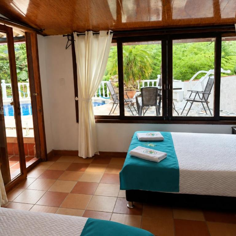 El Remanso del Colibri - Six-Bedroom House - 44