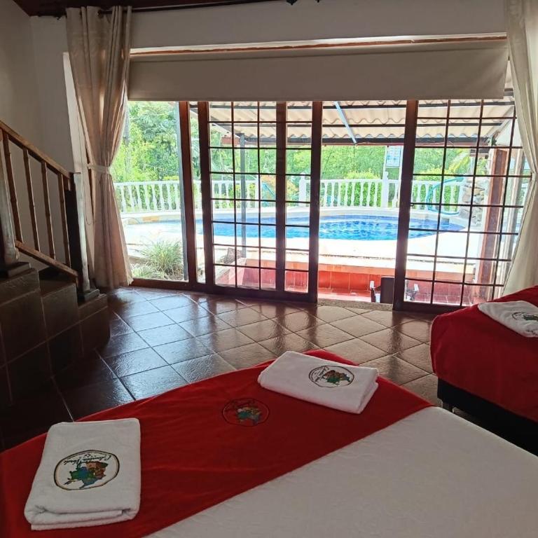 El Remanso del Colibri - Six-Bedroom House - 47