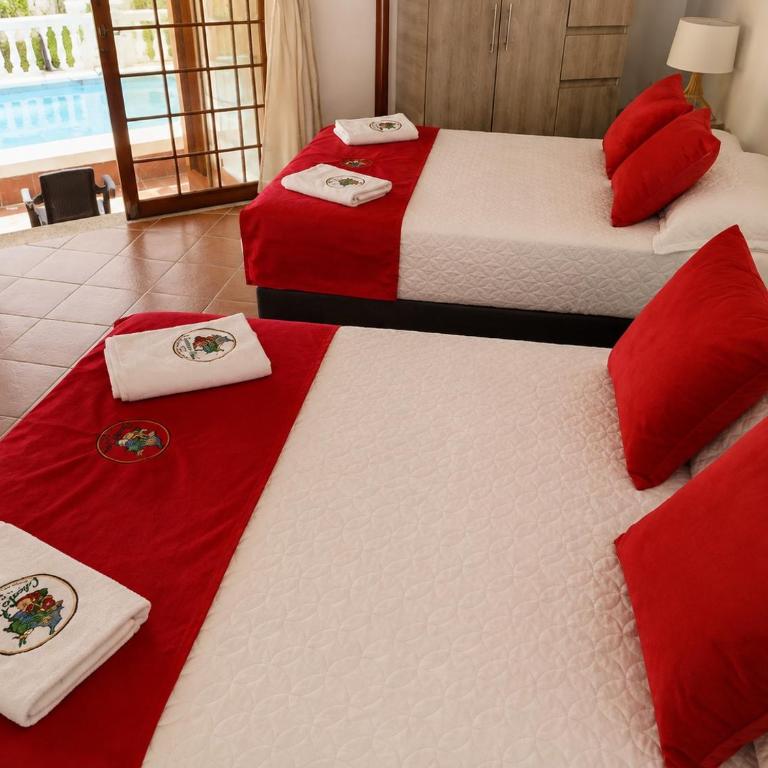 El Remanso del Colibri - Six-Bedroom House - 49