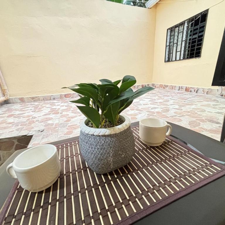 Tu sala exterior en el corazón de Bello - Two-Bedroom Apartment - 4