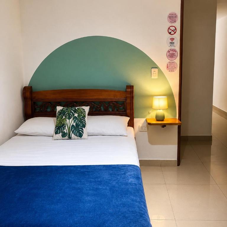 Hotel Jardin de Rosas - Habitación Doble con baño privado - 1