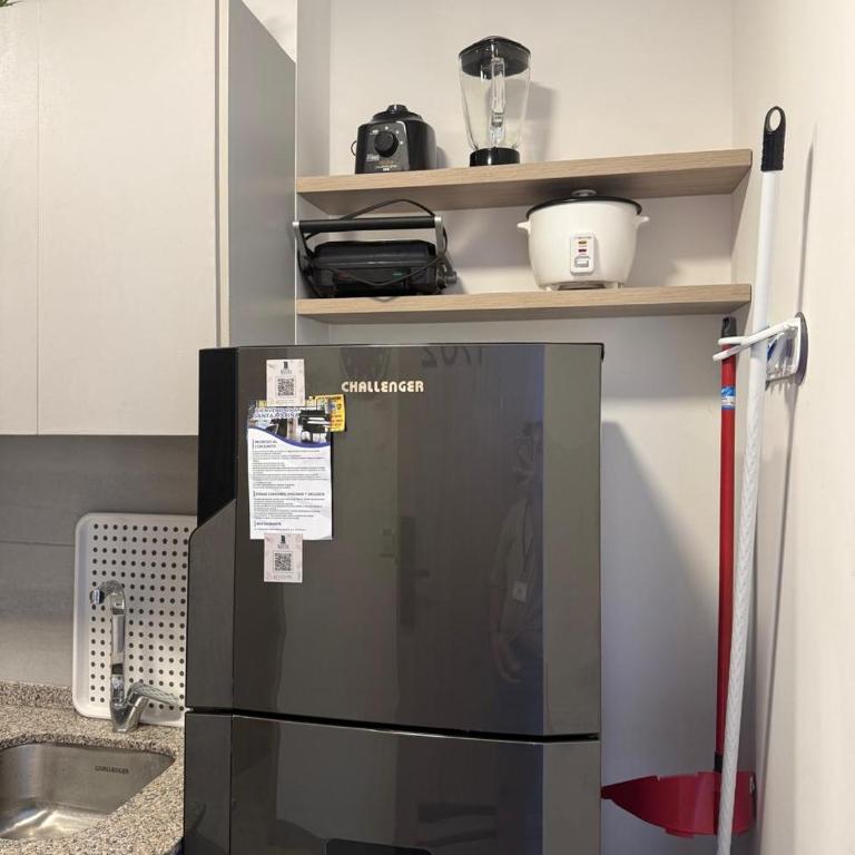 Luxury loft 17th flr with ocean view beach access! - One-Bedroom Apartment - 5