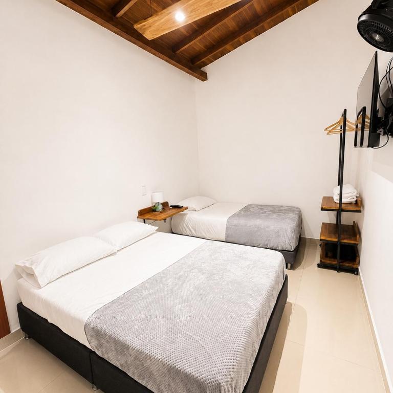 Hotel Jardin de Rosas - Habitación Doble con baño privado - 6
