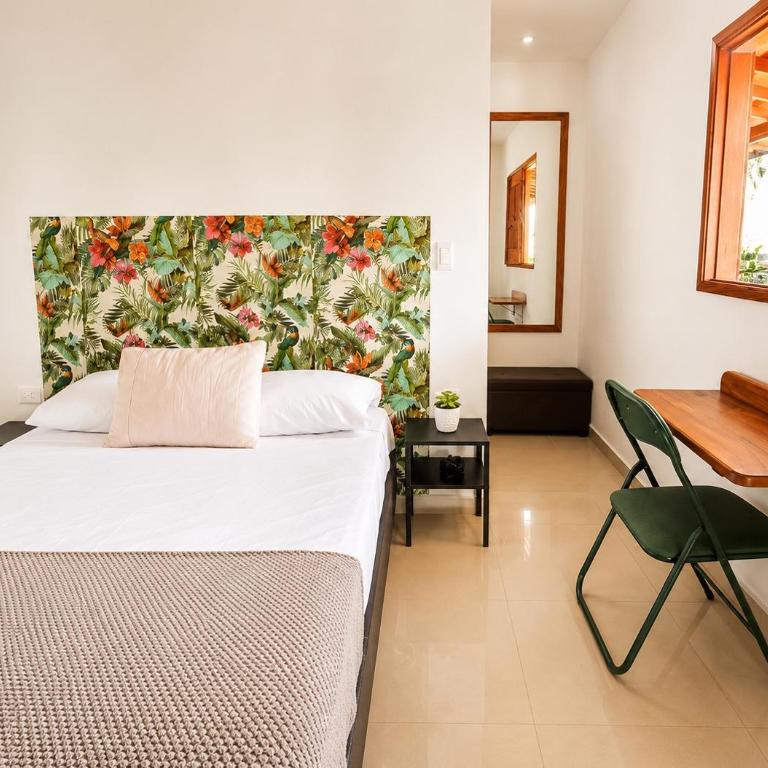 Hotel Jardin de Rosas - Habitación Doble con baño privado - 1