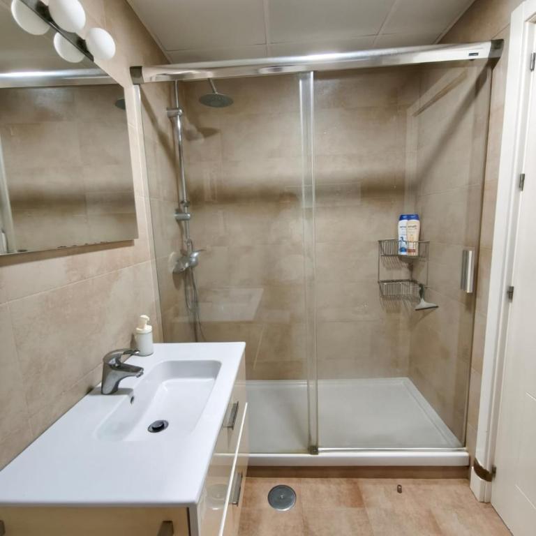 Ático con terraza, garaje bajo petición y según disponibilidad, ascensor y vistas Catedral - Three-Bedroom Apartment - 16