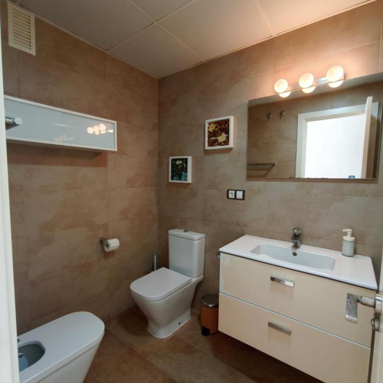Ático con terraza, garaje bajo petición y según disponibilidad, ascensor y vistas Catedral - Three-Bedroom Apartment - 15