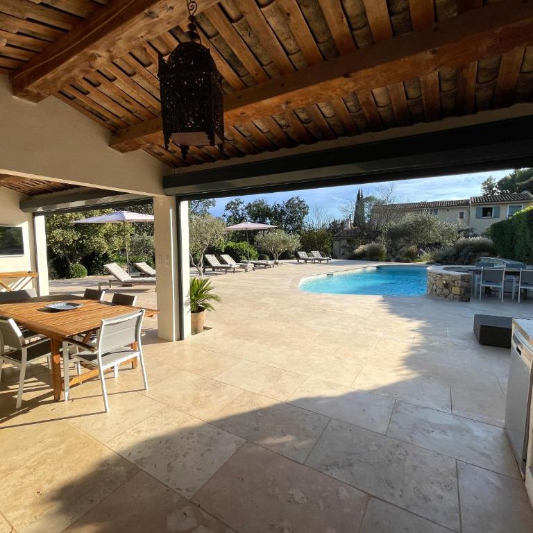 Charming, chic, secluded villa within walking distance from Lorgues - Villa - 6