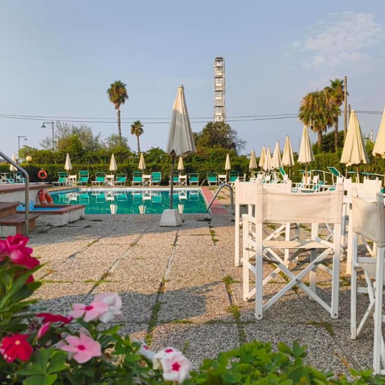 Casa Dolce Mare - seafront apartment with swimmingpool - Two-Bedroom Apartment - Oceanfront - 1