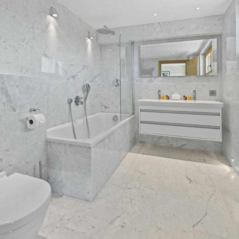 Chalet Des Étoiles, véritable ski-in ski-out - Chalet - 2