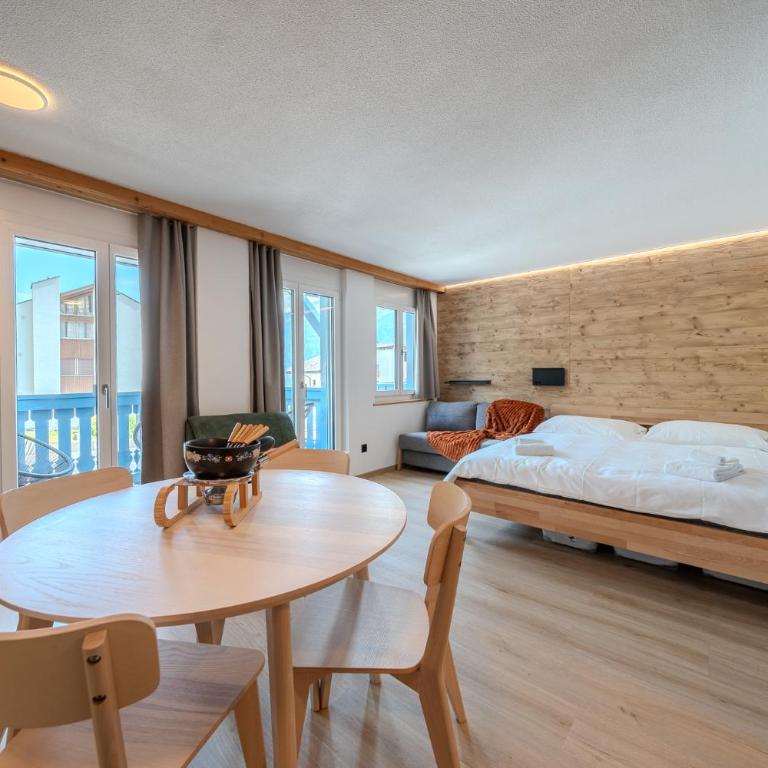 Freestyle Alpine Design-Studios - Pool, Parking & Balcony in Center Laax by BlueHills Vacations - Studio-Apartment mit Balkon - 5