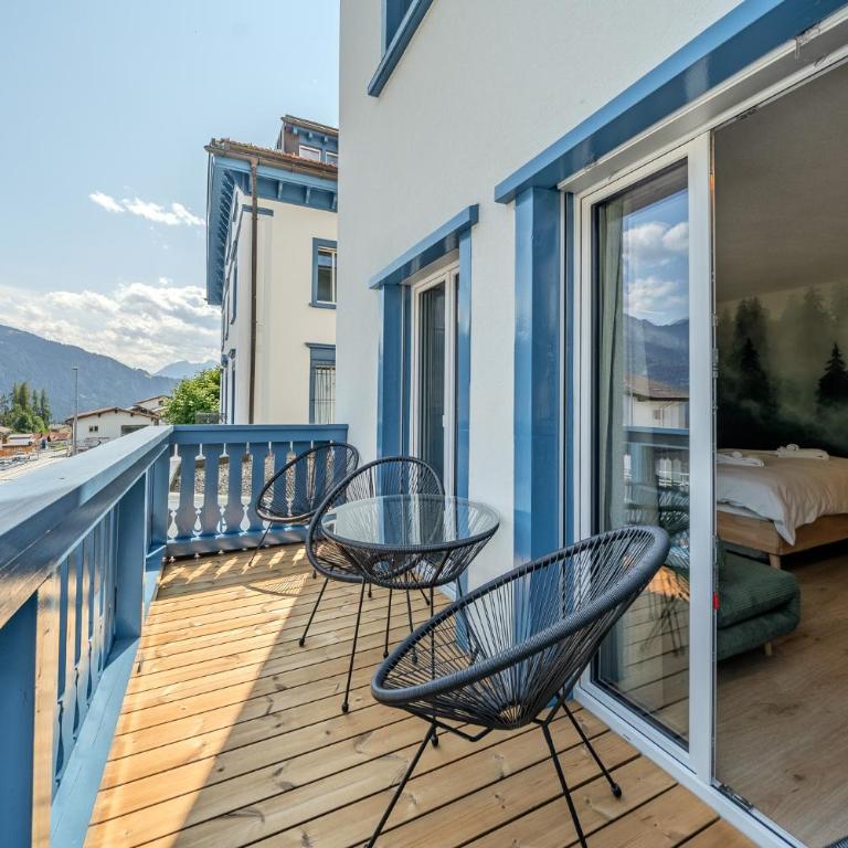 Freestyle Alpine Design-Studios - Pool, Parking & Balcony in Center Laax by BlueHills Vacations - Studio-Apartment mit Balkon - 9
