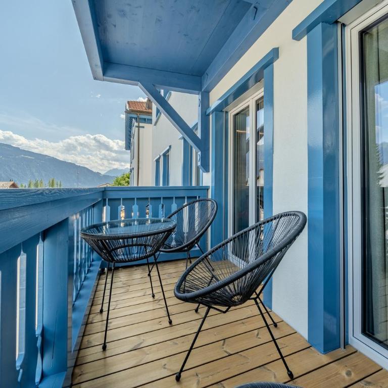 Freestyle Alpine Design-Studios - Pool, Parking & Balcony in Center Laax by BlueHills Vacations - Studio-Apartment mit Balkon - 9
