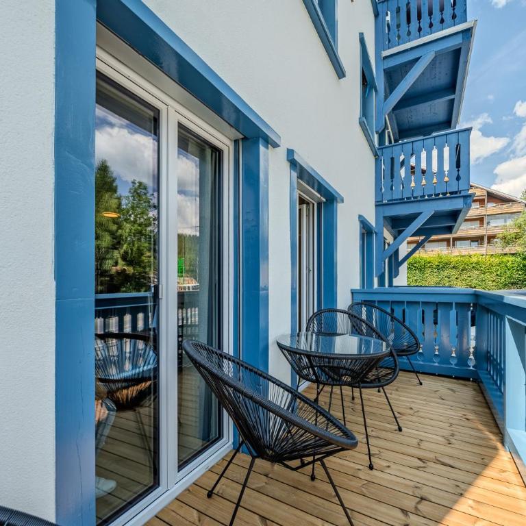 Freestyle Alpine Design-Studios - Pool, Parking & Balcony in Center Laax by BlueHills Vacations - Studio-Apartment mit Balkon - 12