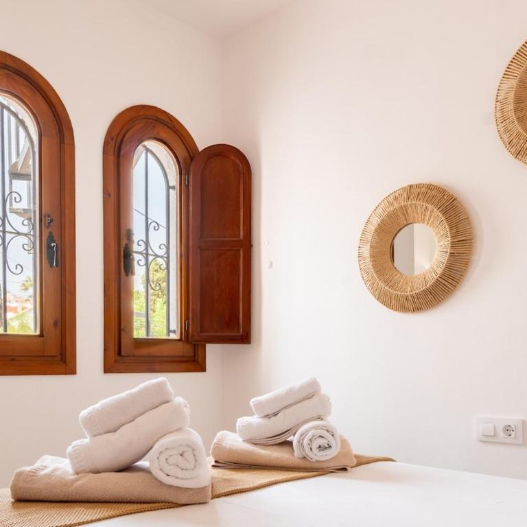 Stunning Ifach & Sea Views Stylish Casa Sonedo - Two-Bedroom Apartment - 19