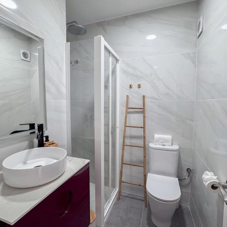 Stunning Ifach & Sea Views Stylish Casa Sonedo - Two-Bedroom Apartment - 18