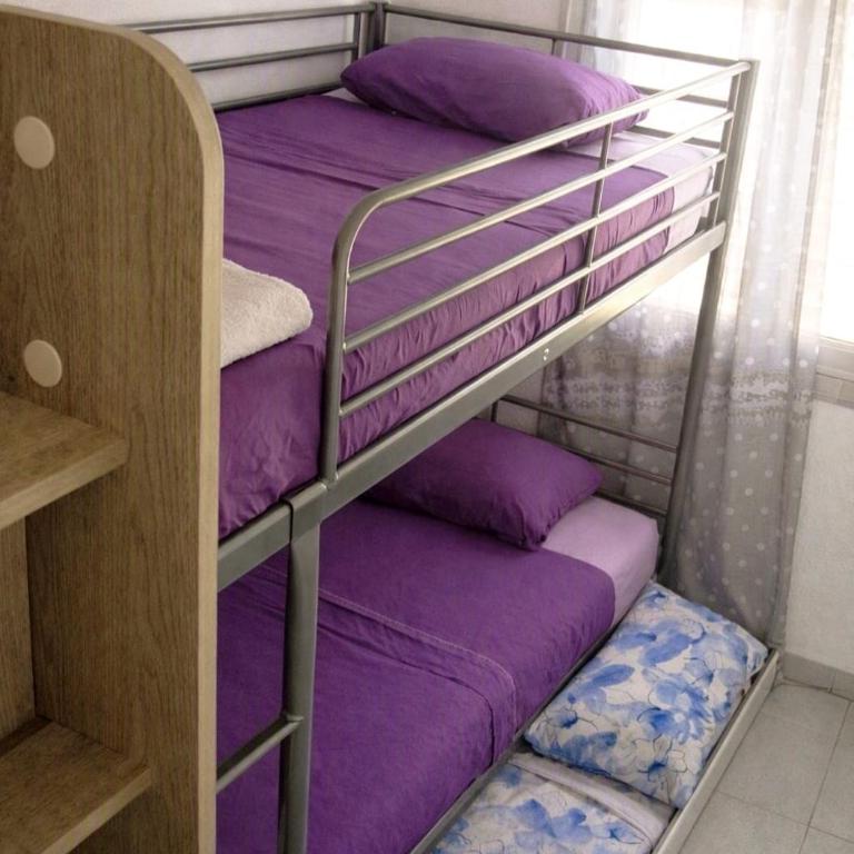Modern pad in a great old barrio - Three-Bedroom Apartment - 7