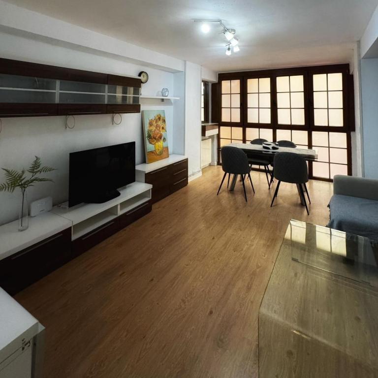 GATU Villa Dante Playa Victoria Parking gratuito, "preferente para mayores de 25 años y familias " - Appartement 3 Chambres - 1