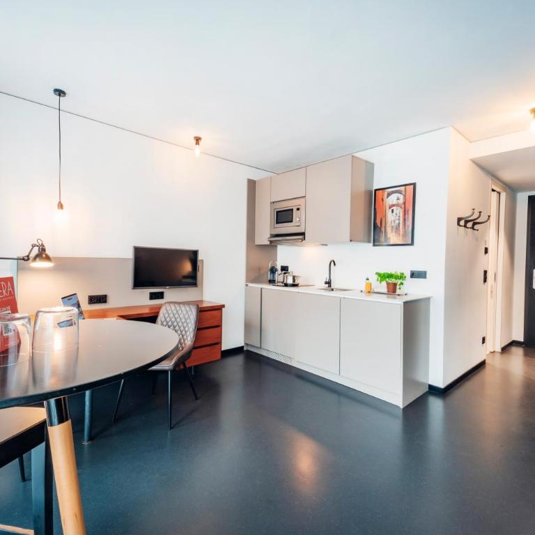 Brera Serviced Apartments Munich Schwabing - Appartamento XL con Letto King-Size e Terrazza - 7