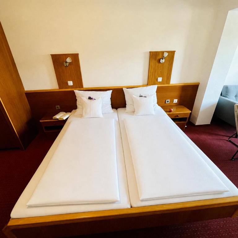 Gästehaus Huber - Hotel Garni - Deluxe Doppelzimmer mit Balkon - 2