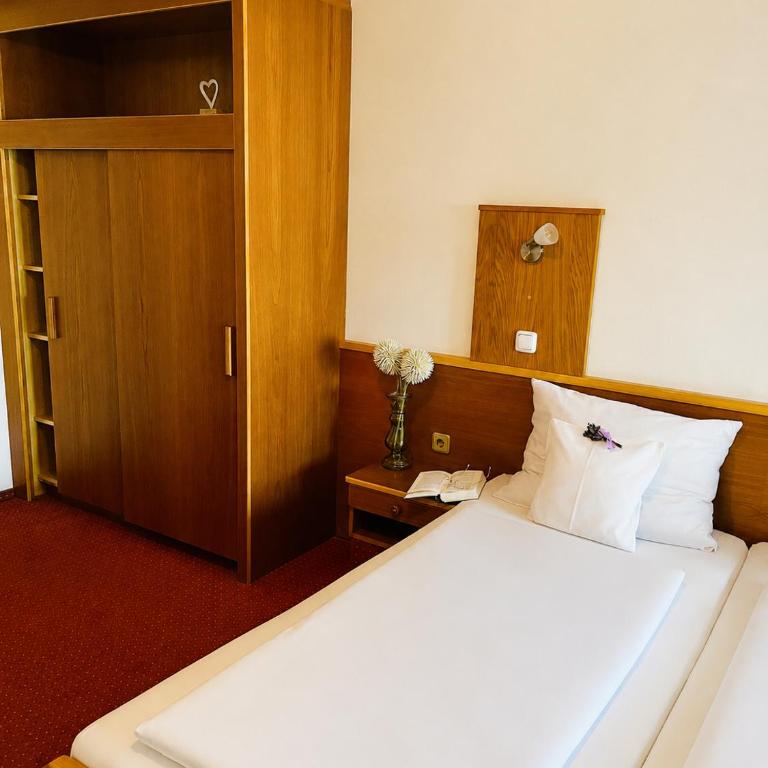 Gästehaus Huber - Hotel Garni - Deluxe Doppelzimmer mit Balkon - 6