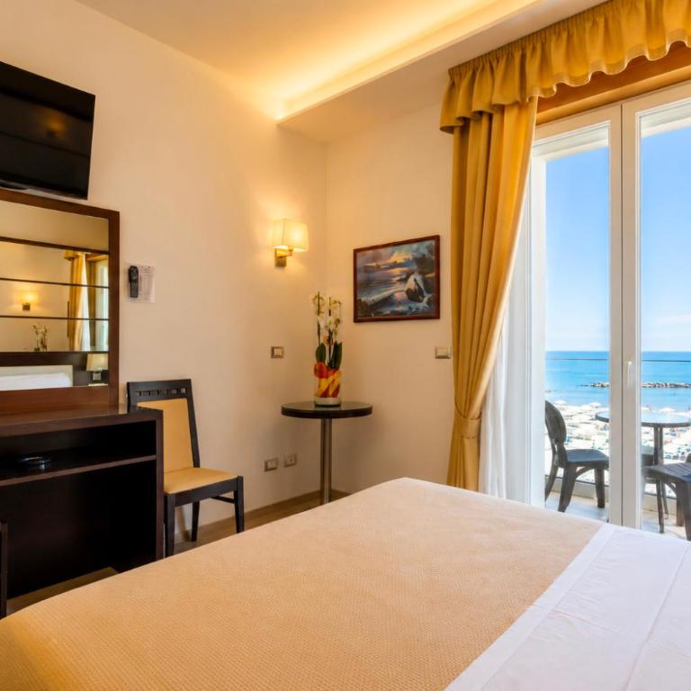Hotel Caesar Paladium - Camera Matrimoniale Superior con Letto Supplementare e Vista Mare - 6