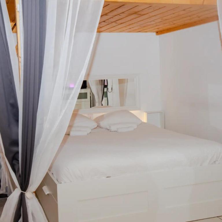Loge du Vieux Lyon Chambre d'hôtes - Chambre Double Deluxe (2 Adultes + 1 Enfant) - 3