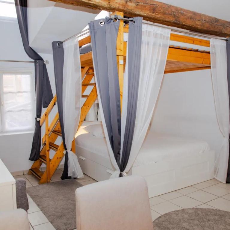 Loge du Vieux Lyon Chambre d'hôtes - Chambre Double Deluxe (2 Adultes + 1 Enfant) - 1