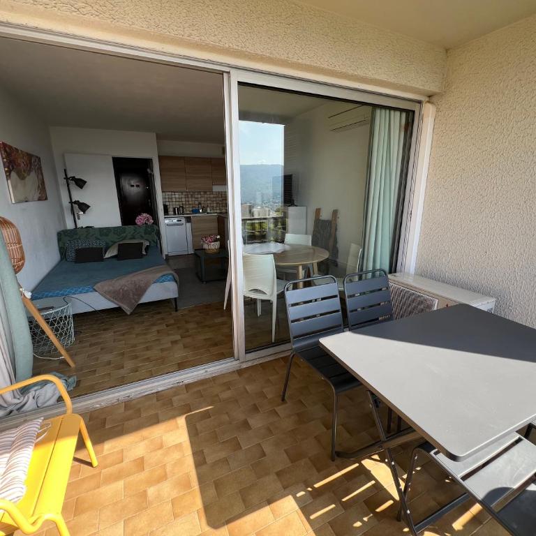 Studio rénové avec vue magique - Appartement - Vue sur Mer - 16