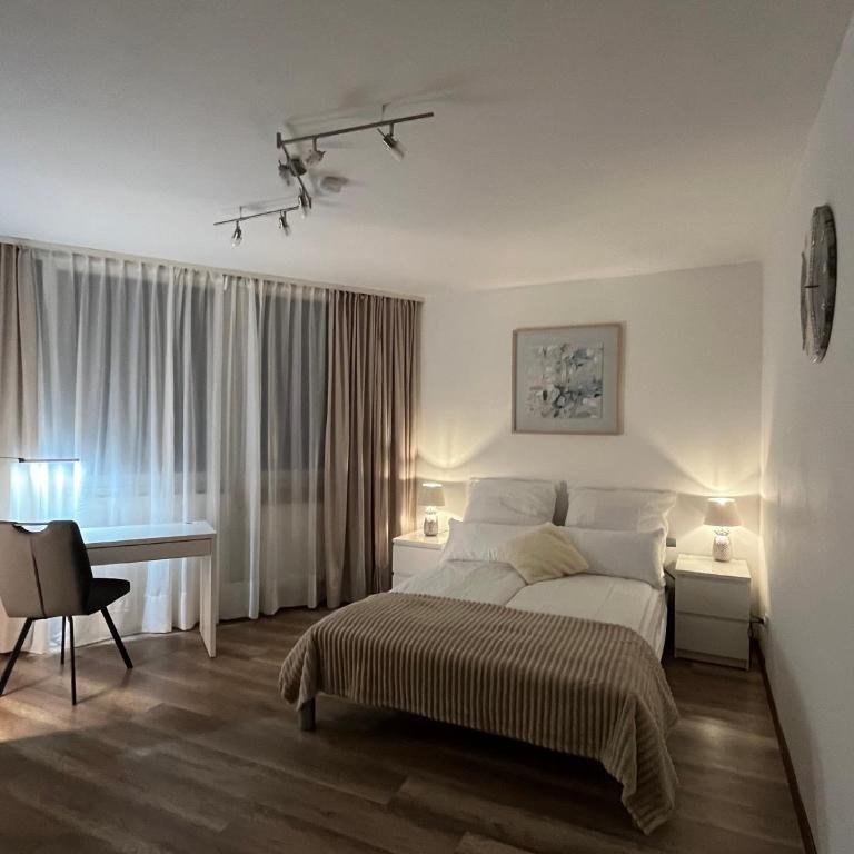 Großzügig geschnittene, helle, schöne Wohnung in Toplage - Two-Bedroom Apartment - 9