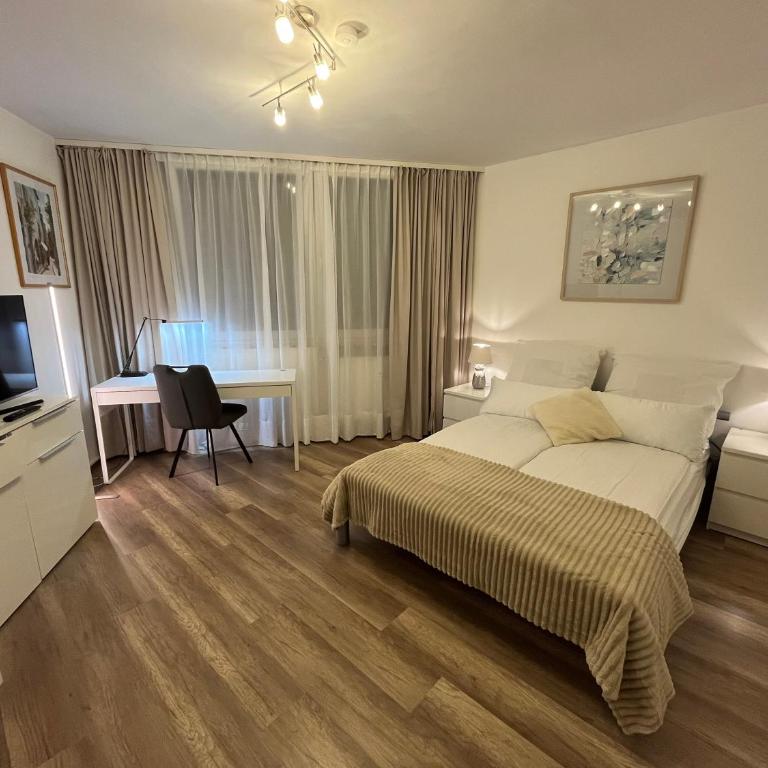 Großzügig geschnittene, helle, schöne Wohnung in Toplage - Two-Bedroom Apartment - 7