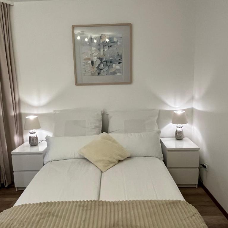 Großzügig geschnittene, helle, schöne Wohnung in Toplage - Two-Bedroom Apartment - 10