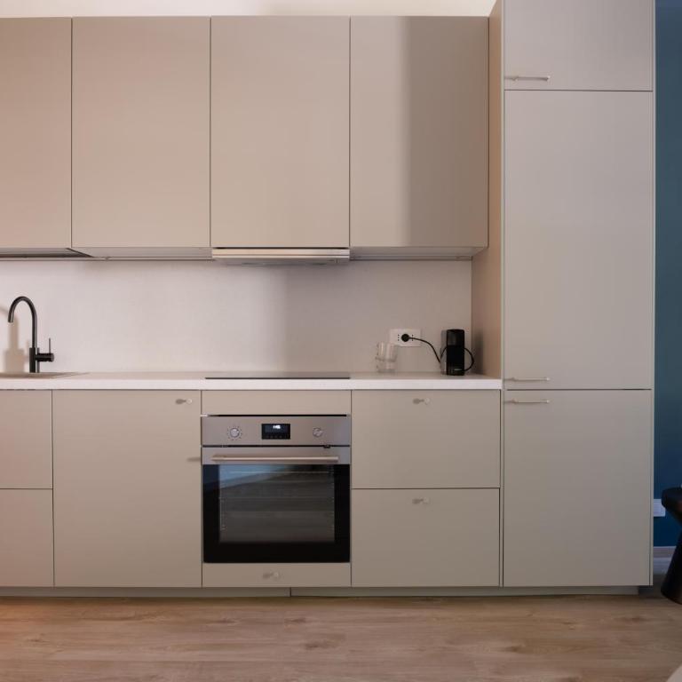 Diamond suite Apartment - 2 min walk to Bernina Express - Superior Apartment with City View - 5