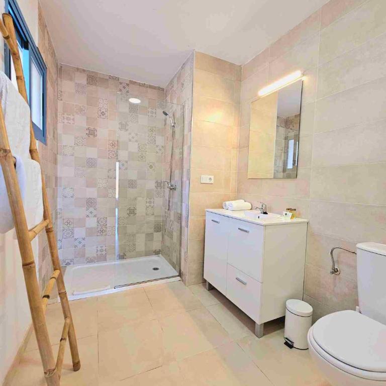 B&B La Nava Suites - Habitación Cuádruple con vistas a la montaña - 9