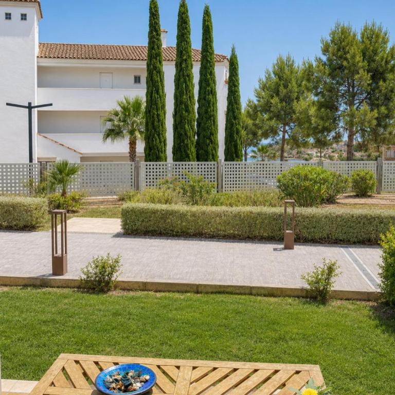 Bright and quiet apartment with a pool - Apartment mit 2 Schlafzimmern - 9