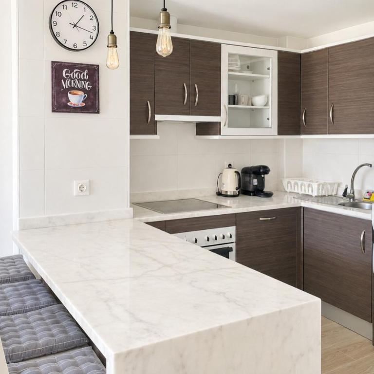 Bright and quiet apartment with a pool - Apartment mit 2 Schlafzimmern - 16