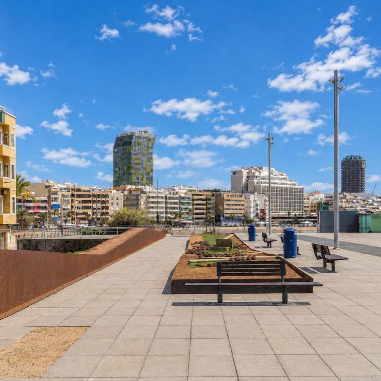 GuestReady - Las Canteras Beach Escape - Apartment - 21