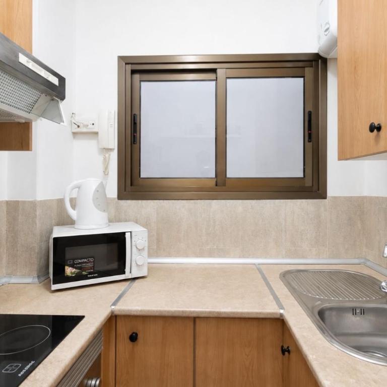 GuestReady - Las Canteras Beach Escape - Apartment - 14