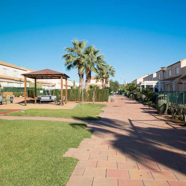 Tu adosado con piscina y pádel en Oropesa 55 - Casa de 3 dormitorios - 24