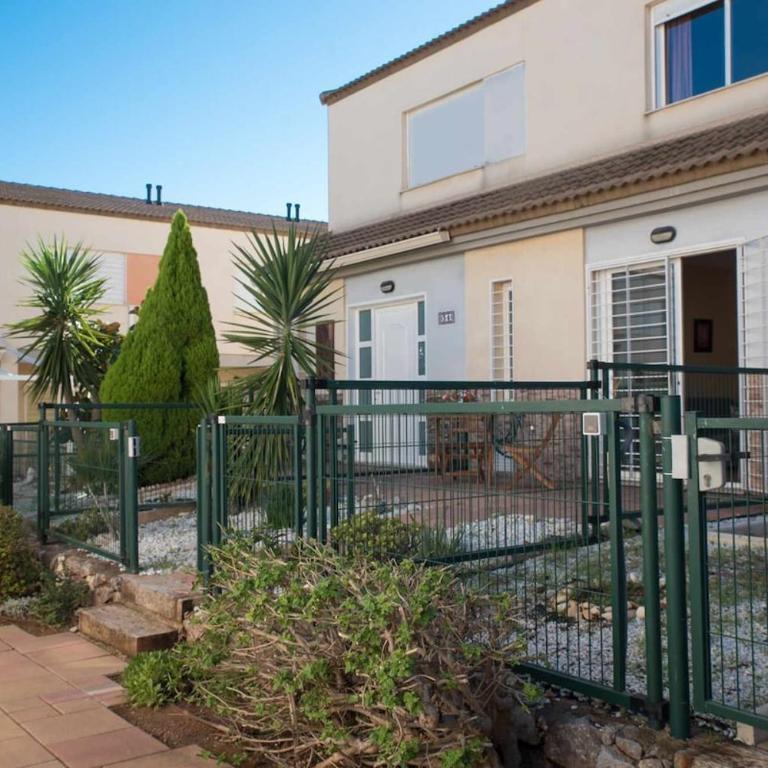 Tu adosado con piscina y pádel en Oropesa 55 - Casa de 3 dormitorios - 2