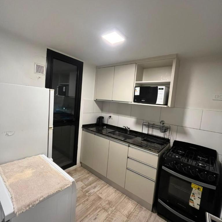 Hermoso dpto con cochera y pileta - Two-Bedroom Apartment - 35
