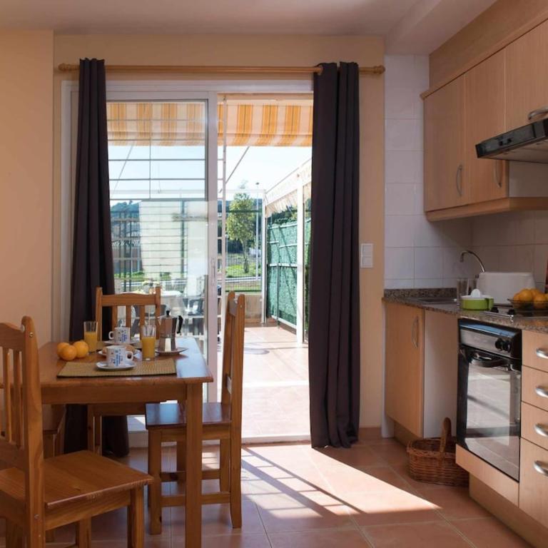 Tu adosado con piscina y pádel en Oropesa 55 - Casa de 3 dormitorios - 11