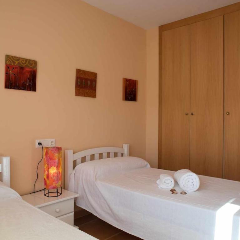 Tu adosado con piscina y pádel en Oropesa 55 - Casa de 3 dormitorios - 22