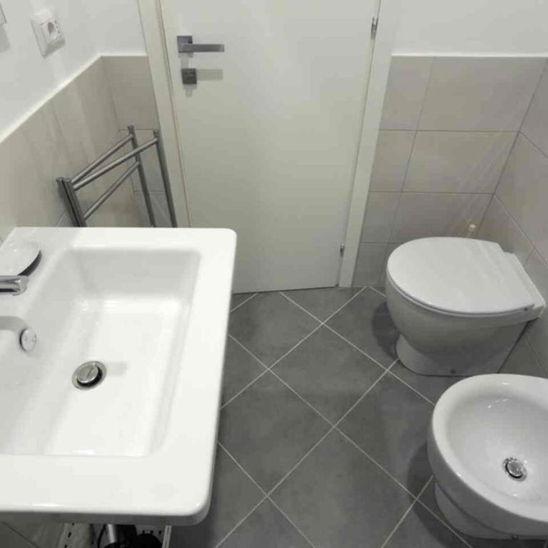 Centro Roma Grande - Spacious Apartment Near Spanish Steps, Sleeps up to 6 Guests by LOCAPPART - Apartamento de 3 dormitorios - 17