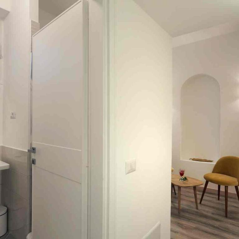 Centro Roma Grande - Spacious Apartment Near Spanish Steps, Sleeps up to 6 Guests by LOCAPPART - Apartamento de 3 dormitorios - 11