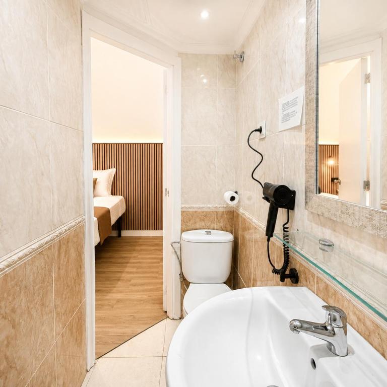 Casa Antares Granada - Habitación Cuádruple con baño privado - 3
