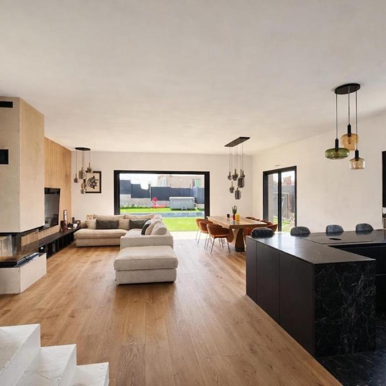 Superbe Villa moderne au calme et proche de la mer - Villa - 1
